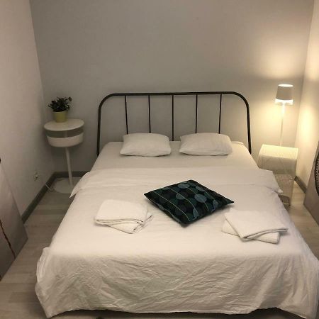 Green Apartment With Terrace 12 부쿠레슈티 외부 사진