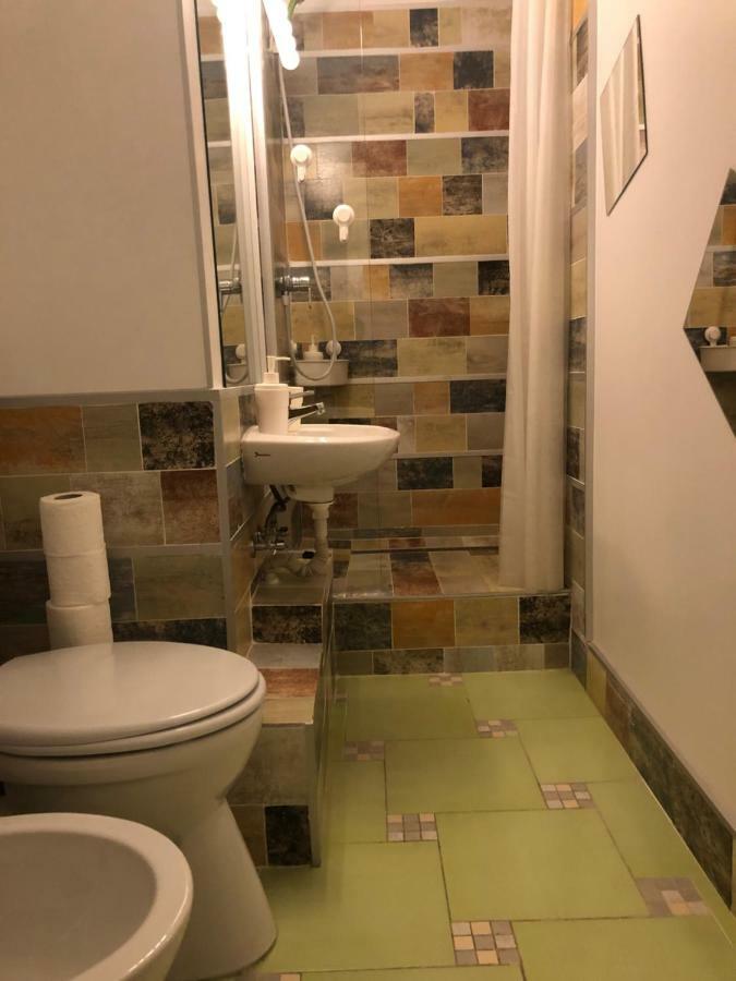 Green Apartment With Terrace 12 부쿠레슈티 외부 사진