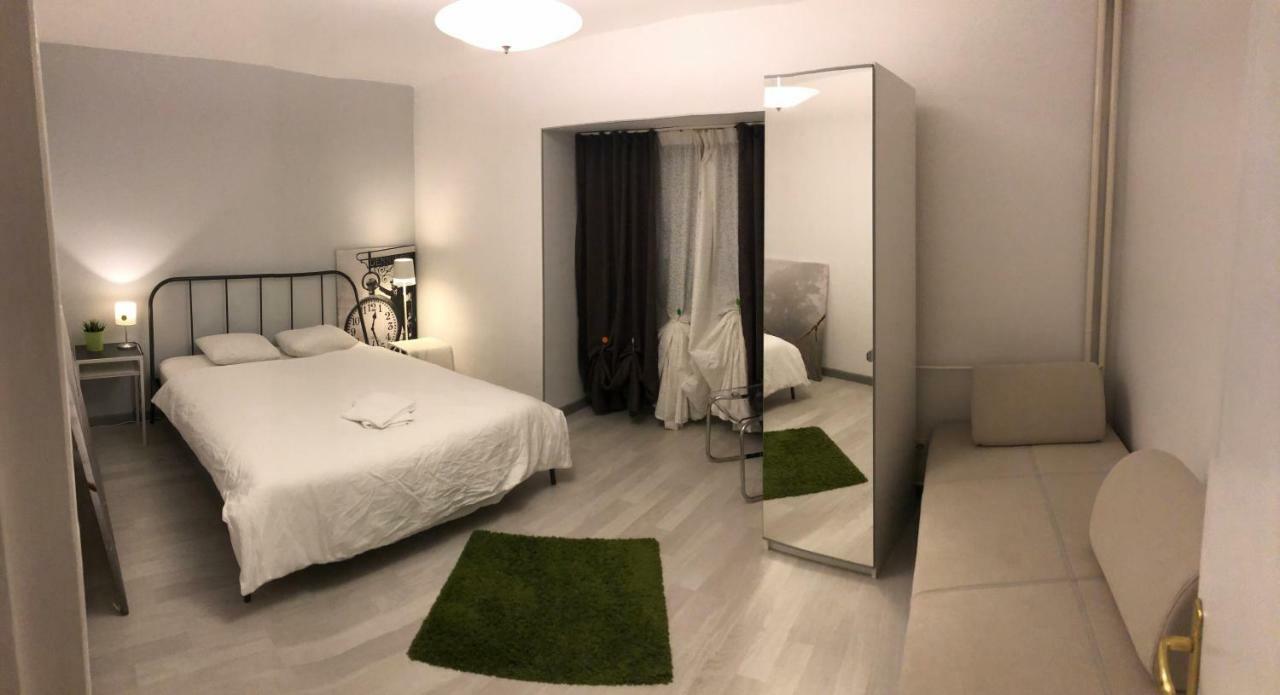 Green Apartment With Terrace 12 부쿠레슈티 외부 사진