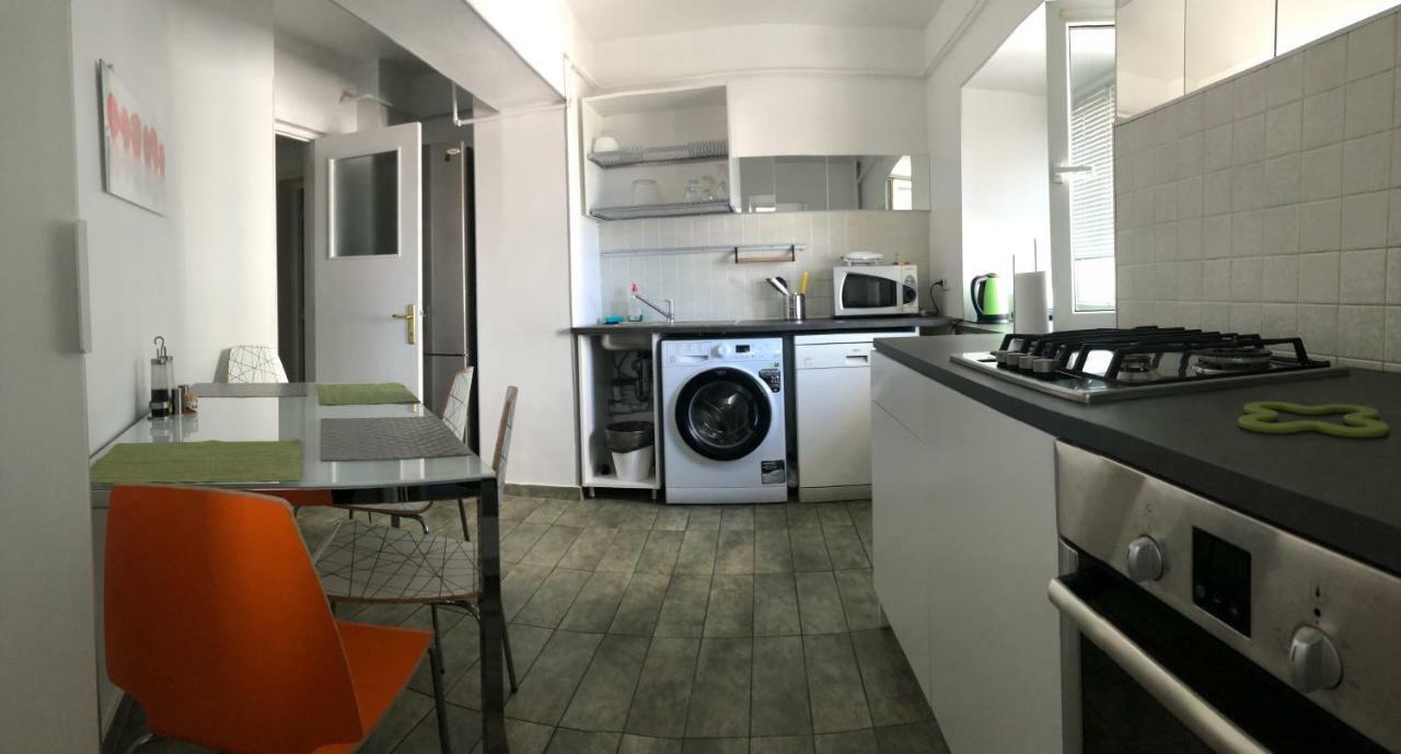 Green Apartment With Terrace 12 부쿠레슈티 외부 사진